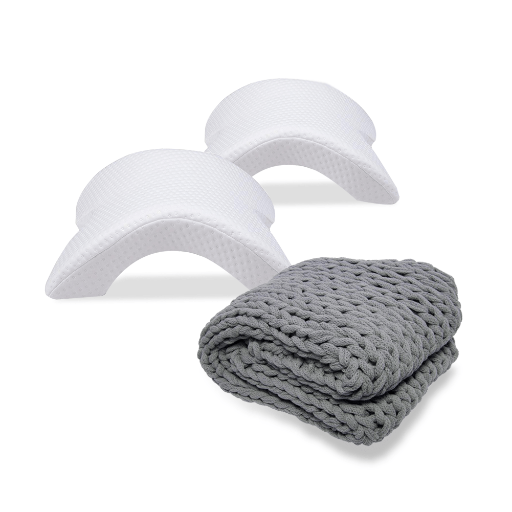 Valentine&#39;s day special combo (Two Love Pillows and one Chunky knit blanket)